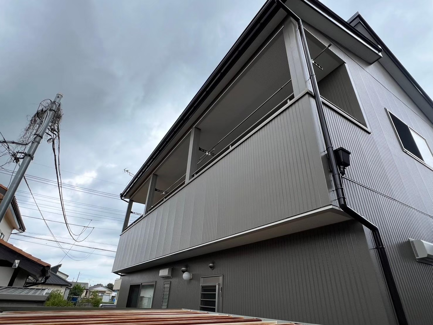 小牧市で考える屋根・三階建ての外壁塗装・外壁塗り替え費用の相場は？